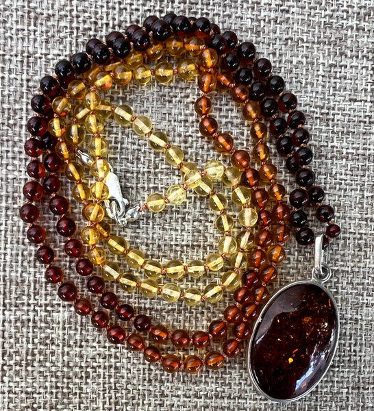 Ombre Amber Knotted Necklace with Pendant